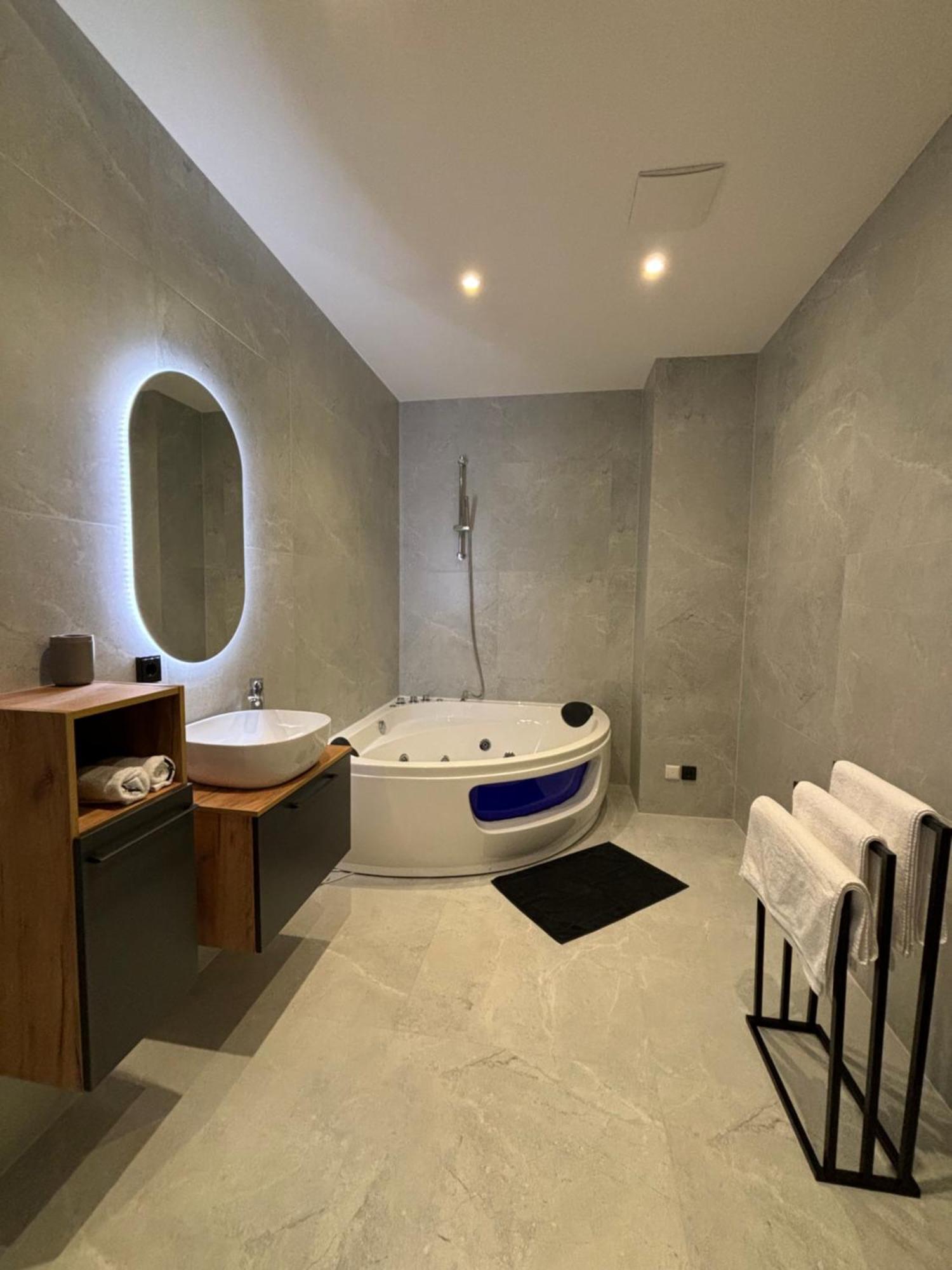 Luxus Apartment Mit Whirlpool In קיל מראה חיצוני תמונה