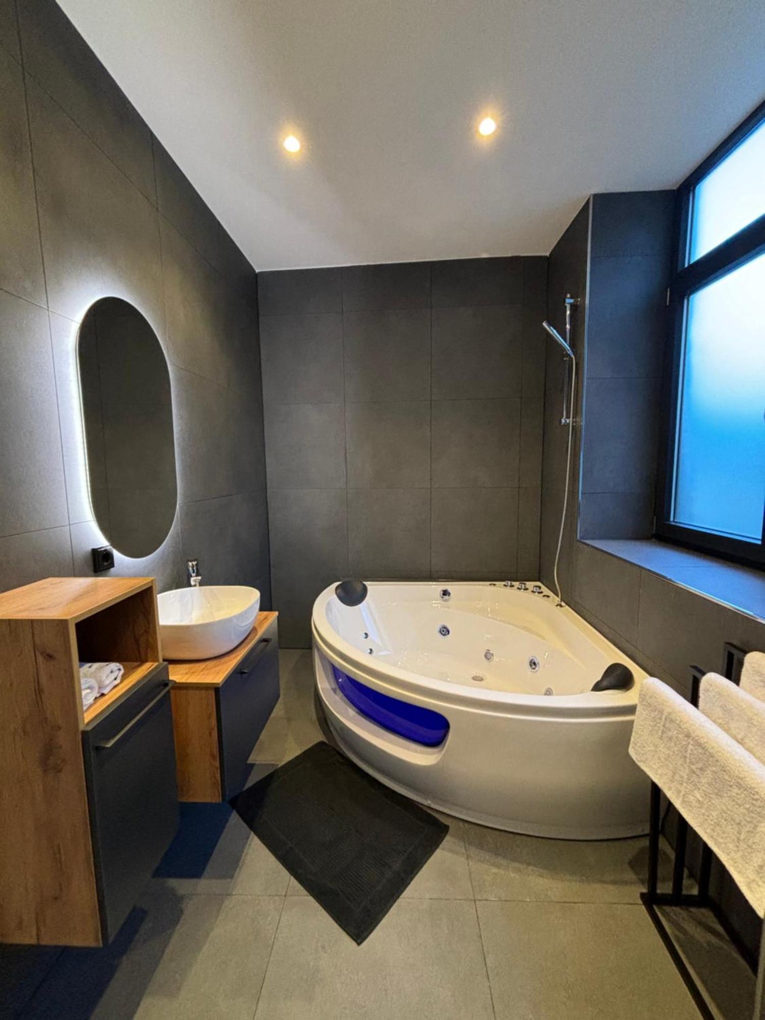 Luxus Apartment Mit Whirlpool In קיל מראה חיצוני תמונה